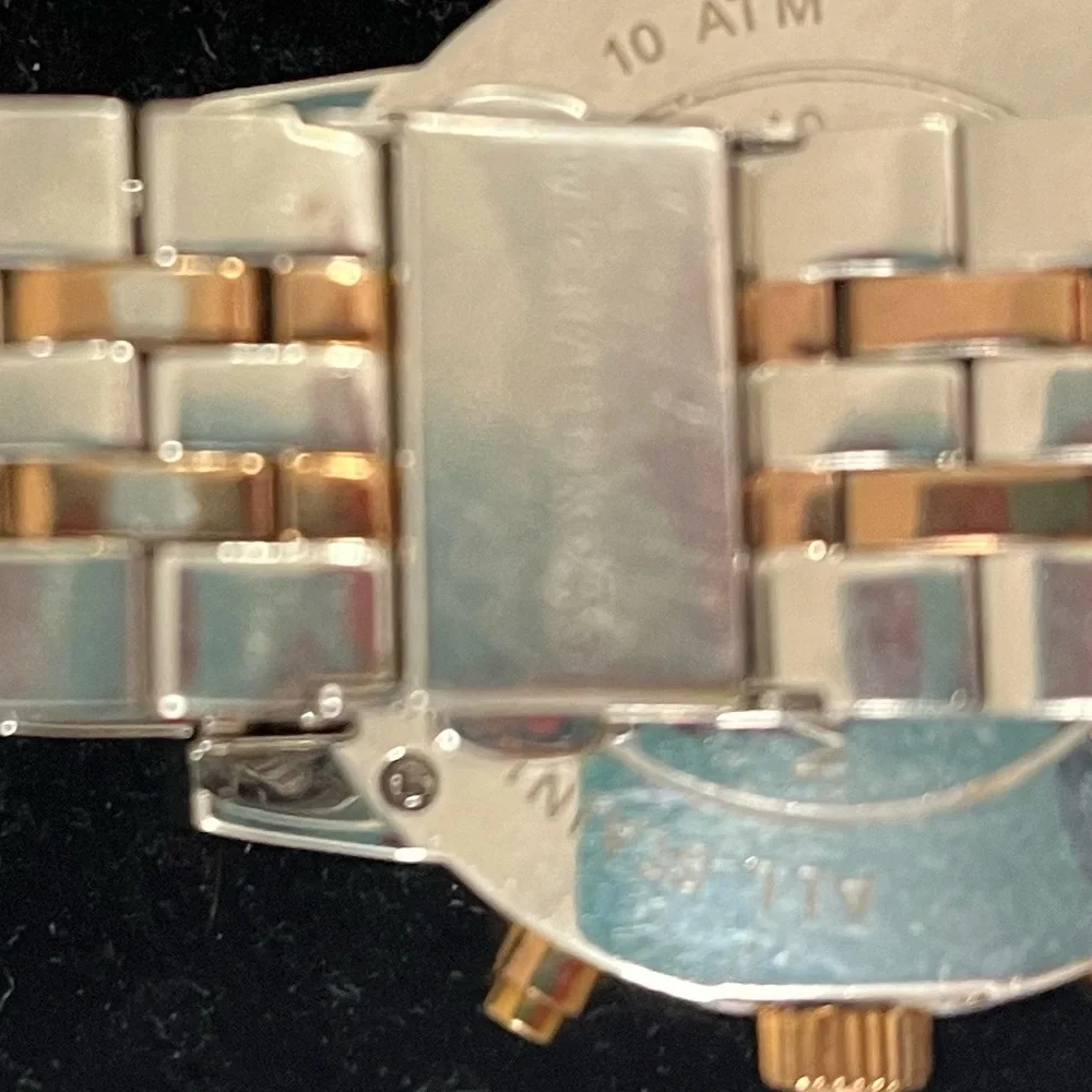 Michael Kors women’s watch with pearlescent face - Picture 5 of 5